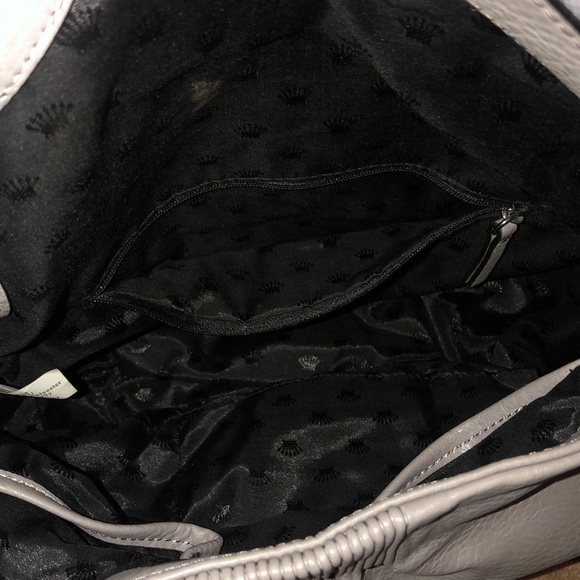 Juicy Couture Hand bag. - Picture 3 of 7